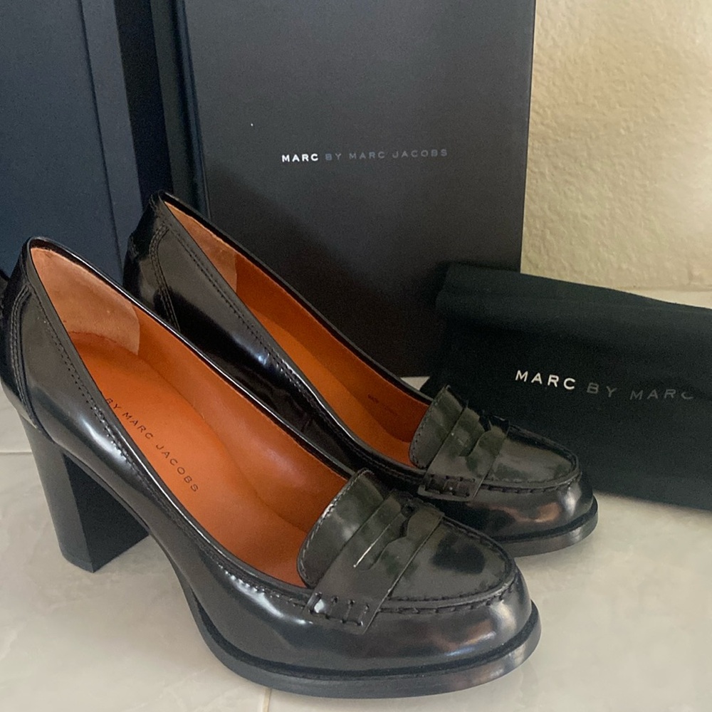 New Marc by Marc Jacobs 101 Spazz black leather loafer pump.